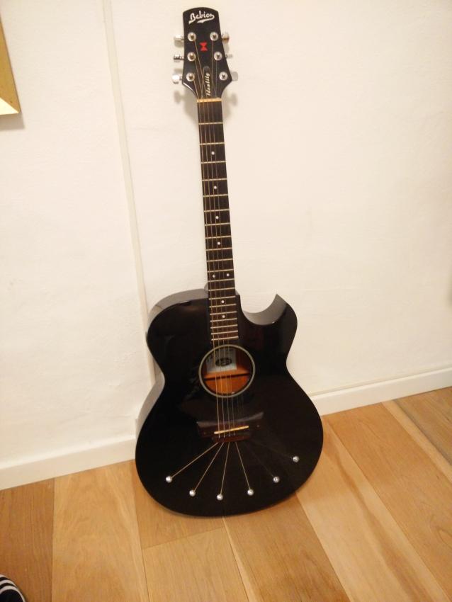 Babicz spider akustisk guitar med pickup Western guitarer soundtrade