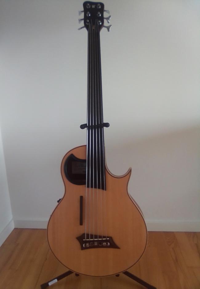 Warwick Alien  båndløs 6strenget bas med Fishman pickup
